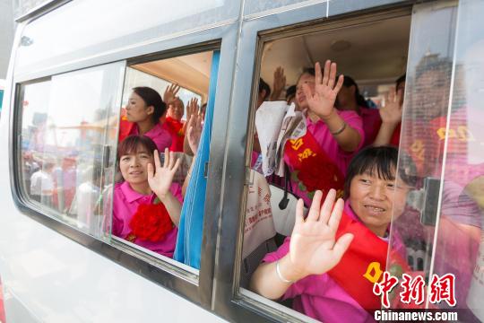 煤炭重地山西吕梁的新思路：从挖煤到挖人力