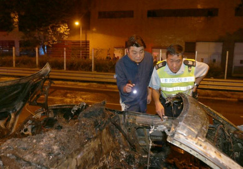 香港男星阮兆祥遇车祸 跑车撞货车“自焚”