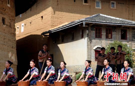 福建永定土楼旅游以电视购物方式直销台湾