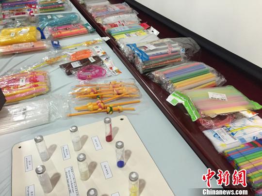 江苏质监：七成吸管为“三无”产品质量安全隐患大